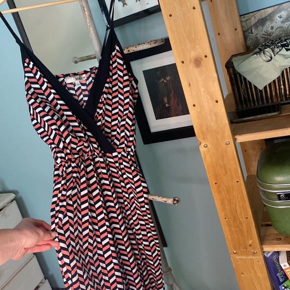 Very Cute Pink White and Black jumpsuit - Picture 6 of 9